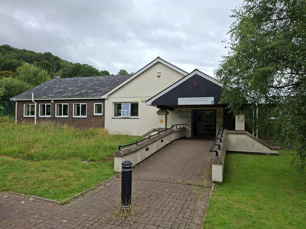 Dolgellau Library