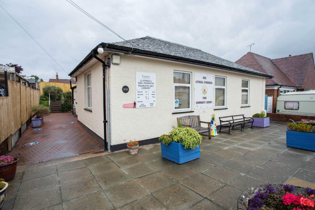 Llyfrgell Bae Penrhyn