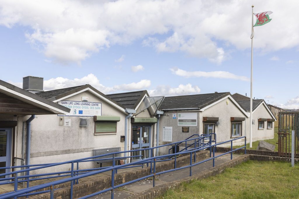 Llyfrgell Sarn